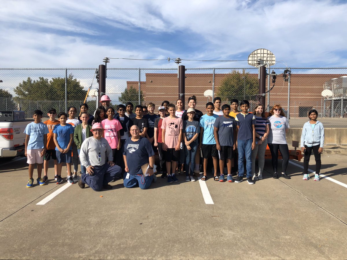 huskiesrobotics's tweet image. Big shout out to #CoServ for coming to Ereckson Middle School for a live demo! It was an informative and fun afternoon. We learned a lot about about linemen’s job, electric safety, and how to safely behave around power lines. #ThankYouCoServ #HuskiesRobotics #CoCoBEST #OffTheGrid