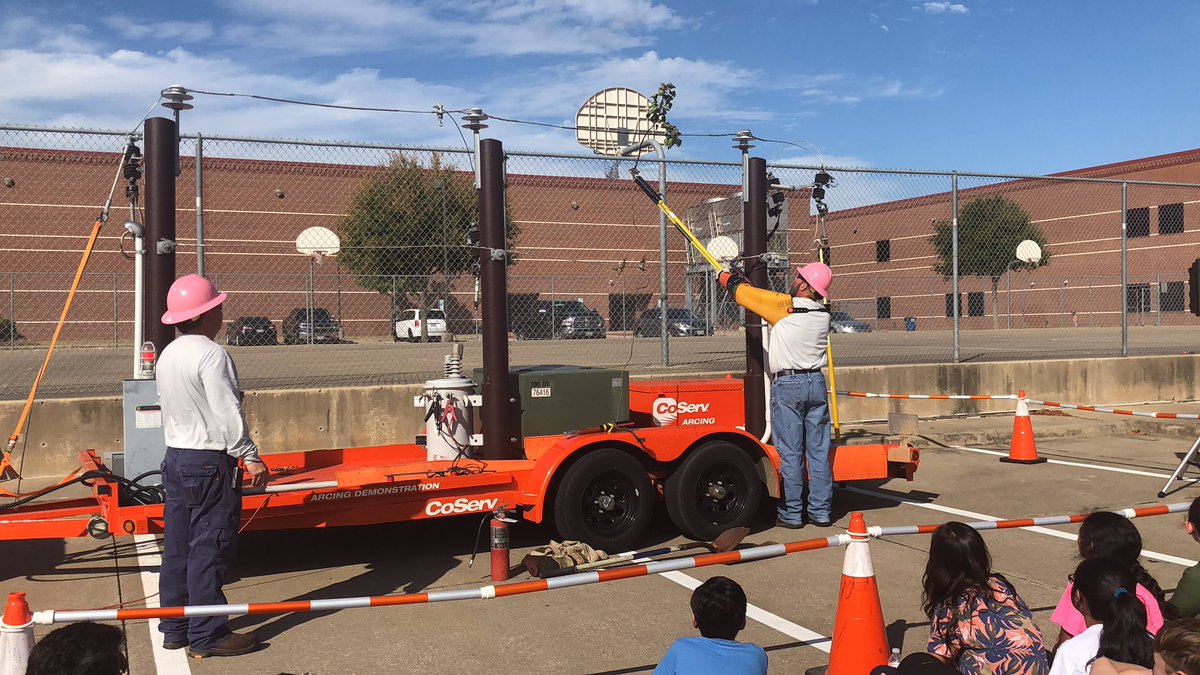 huskiesrobotics's tweet image. Big shout out to #CoServ for coming to Ereckson Middle School for a live demo! It was an informative and fun afternoon. We learned a lot about about linemen’s job, electric safety, and how to safely behave around power lines. #ThankYouCoServ #HuskiesRobotics #CoCoBEST #OffTheGrid