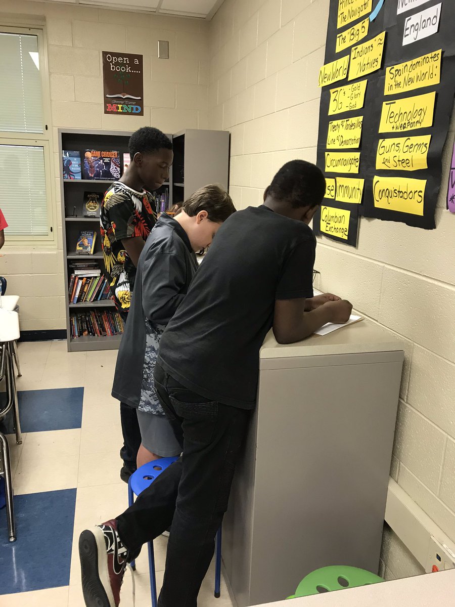 CathleenLacey's tweet photo. Analyzing characteristics of limited and unlimited governments in room 310 this morning. #VerticalLearning #Walkabout #WeWriteEveryday https://t.co/ATzPD5PfHR