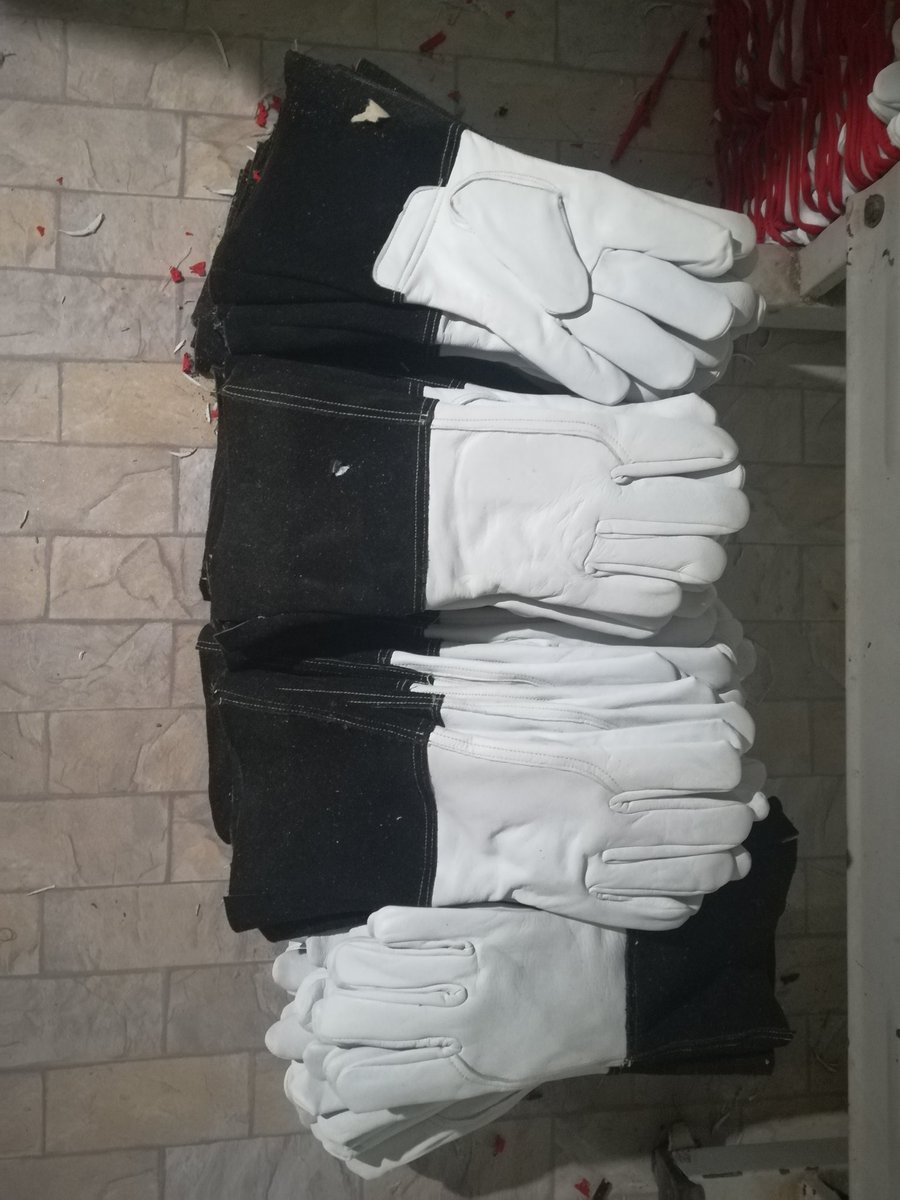GlovesMartin's tweet photo. #DriverGloves, #welding #safety #safetygloves #saldatura #guanti #antifortunistica #handsafety
For queries :: marketing@martingloves.com https://t.co/6EMIUTmjce