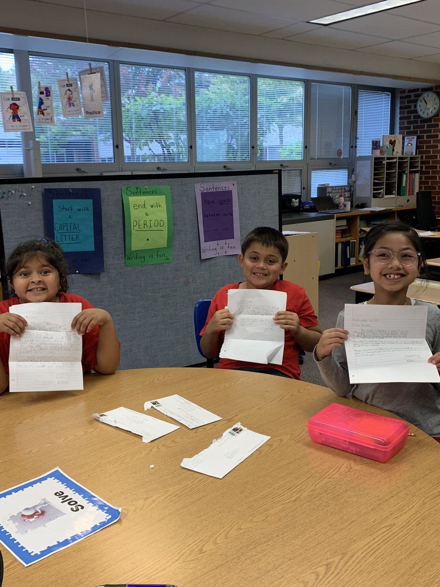 RobertaKruszew2's tweet photo. We are super excited that we received our letters from our pen pals in Peoria, Illinois! #NTDSEmpowers #writing #penpals #increasingawarenessculturally #friends https://t.co/Mly2UpZKZZ