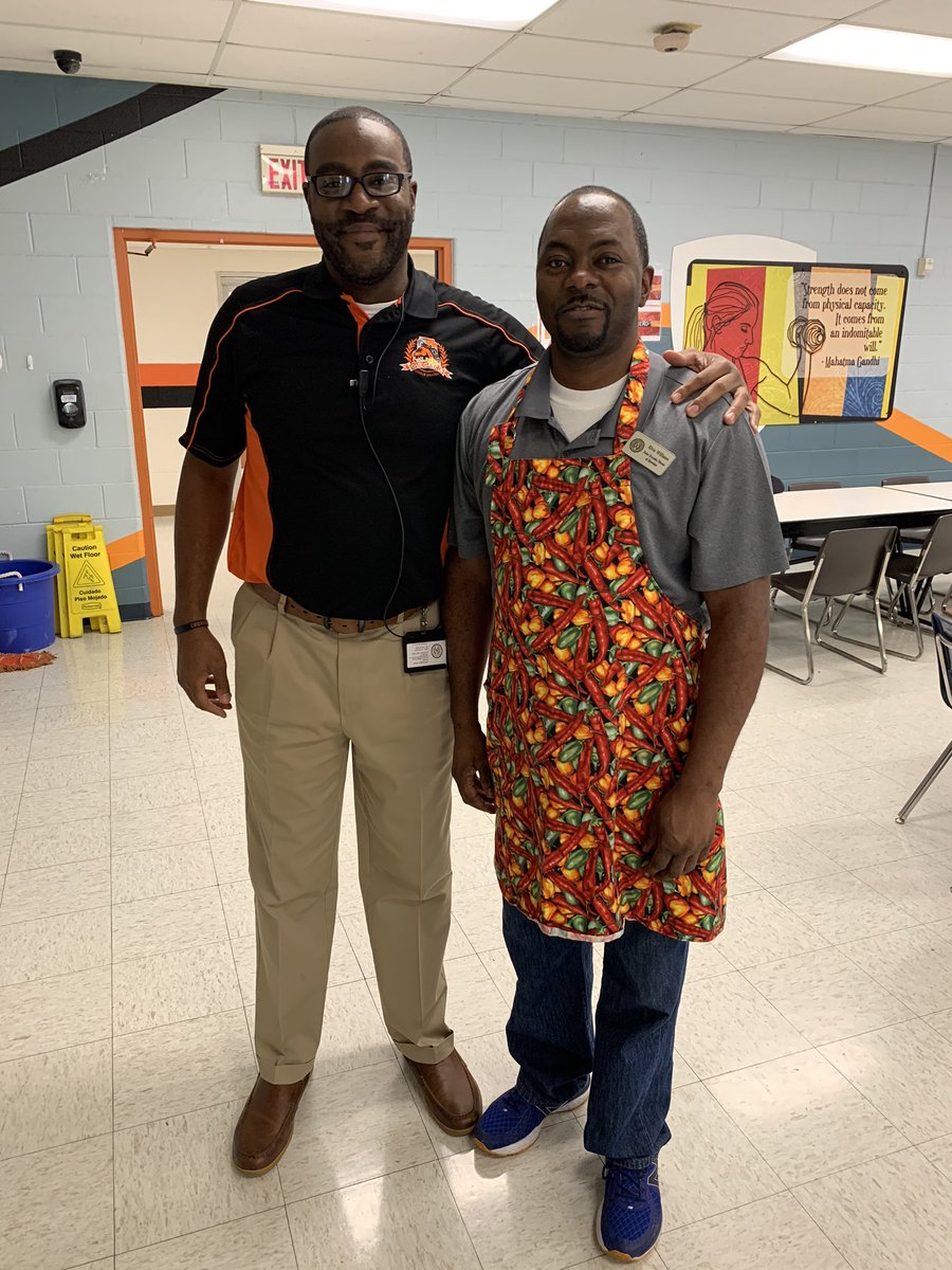Thank you to our Senior Director of School Operations Mr. Williams for stopping by Gus Garcia today for National School Breakfast Week!@EISD_PPO