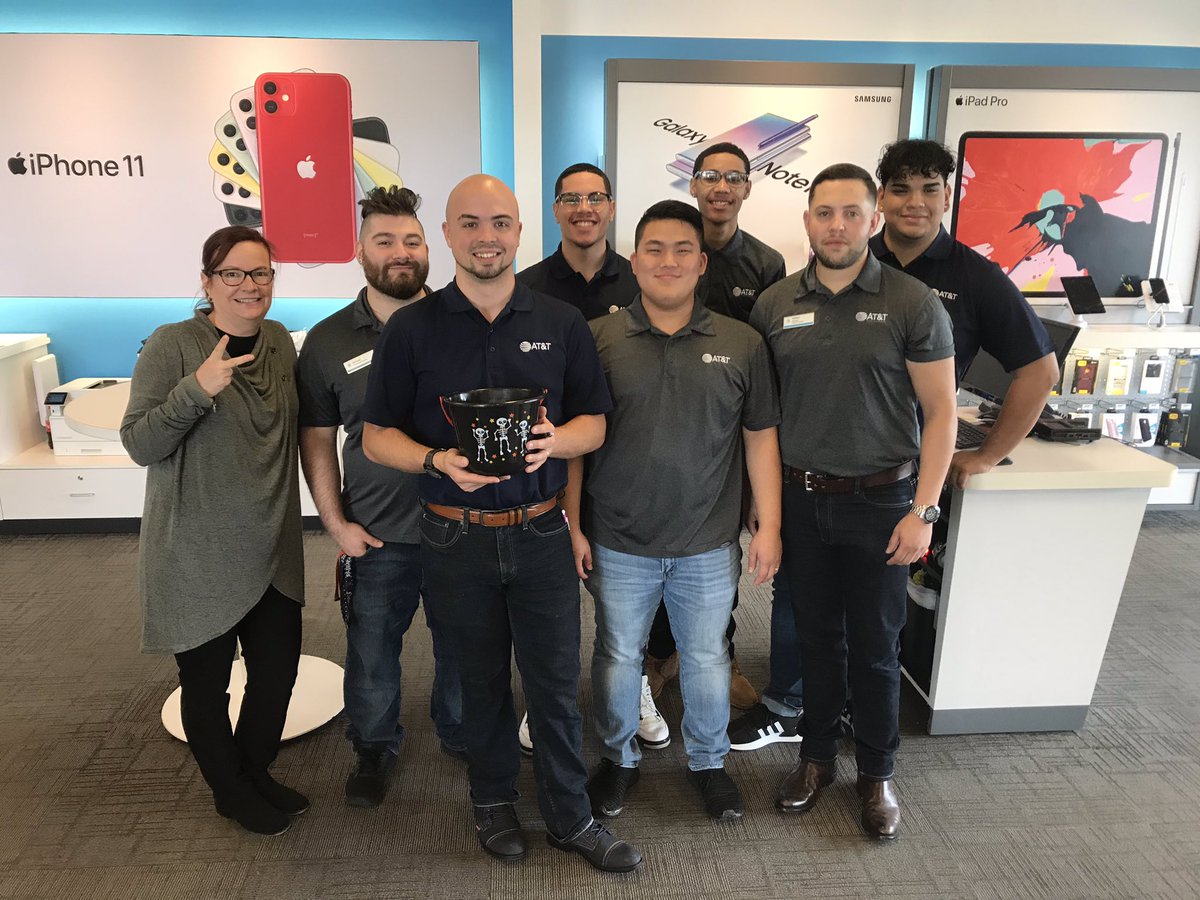 Planning next steps to close some sweet CRU deals .... what better way than with some pre Halloween sweets! #fieldmarketingnation #attbiz <a href="/fentonmark/">Mark Gooch</a> <a href="/Jamestacuff1/">Jamestacuff</a> @ChampagneWhiles