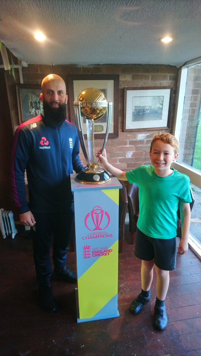 bhampton271828's tweet photo. Enjoying seeing the World Cup and Moeen Ali at @MoseleyAshfield tonight! Bringing back great memories of @englandcricket win in the summer! https://t.co/pdZb7Zrdkg