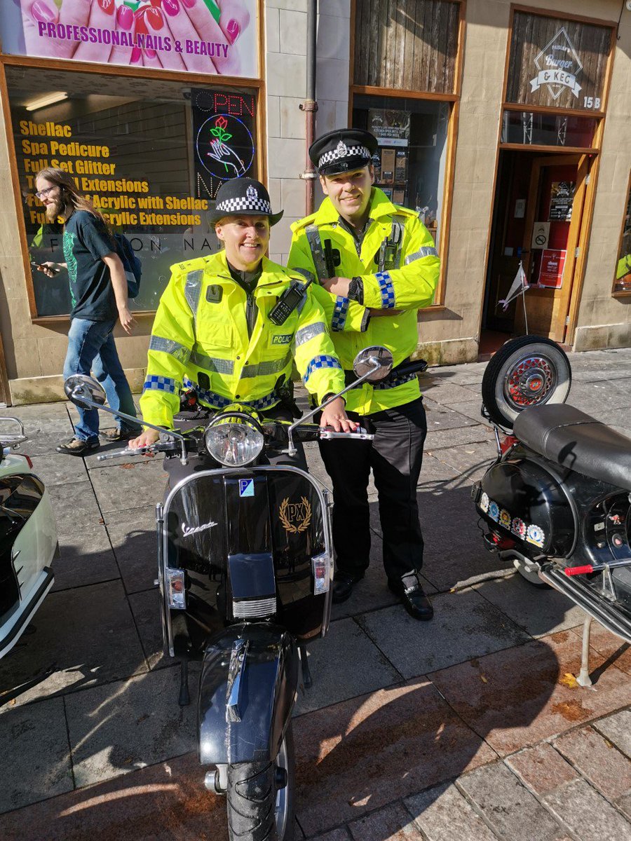 PSOSRenfInver's tweet image. A few more pictures of Community Officers PC Sayer and Thomson from Saturday 12th September at the annual scooter ride out as part of #ModStuff at the #SPREE. The weather stayed dry and a great day was had by all.

🛵🛵🛵🛵🚨🚨🛵🛵🛵🛵