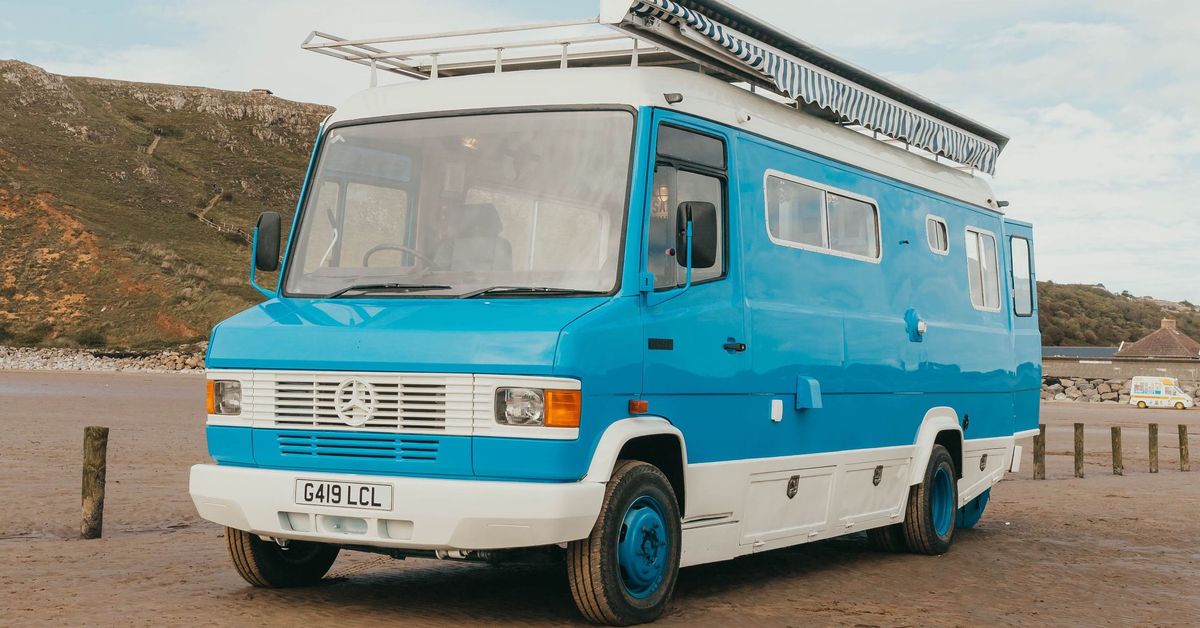 Shabby-chic camper van is a beachy tiny home on wheels curbed.com/2019/10/8/2089…