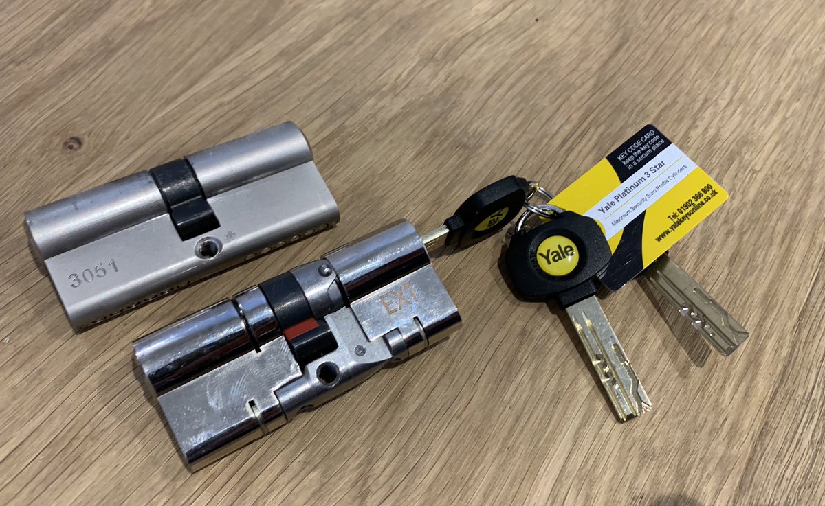 RLMlocksmiths's tweet photo. Front door lock upgraded today. Yale 3* installed. #yale #locks #rlmlocks @YaleSecurity #security #keys https://t.co/TEgXOUvWPI
