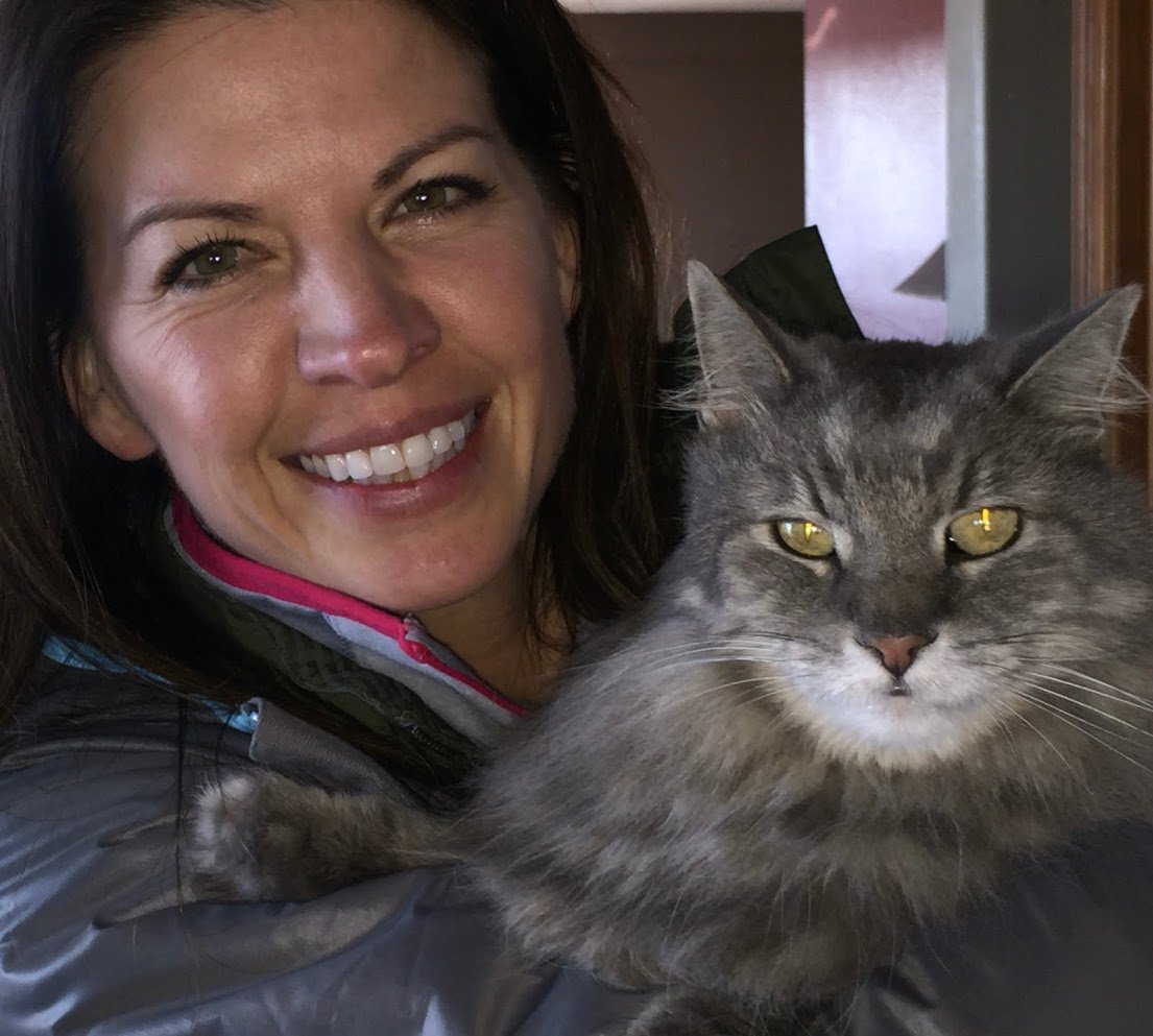 Chilly mornings mean more snuggles! 😻

#BeyondTheHunt #CouplesWhoHunt #Fall #Autumn #October #Pet