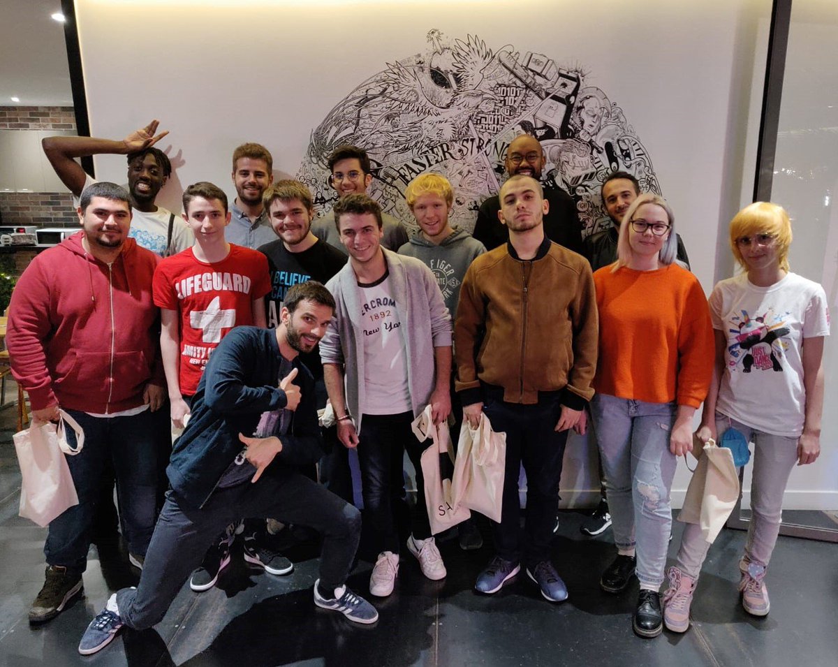 Kaeggame's tweet photo. Une soirée sympa, entre 2/3 partie de smash et la bouffe puis la visite des locaux de @Shadow_France, on a pu apprendre un peu plus sur SUP et en découvrent les autres équipes participent au #ShadowUniversityProgram 3.0 :D https://t.co/7YsuAH9tI6