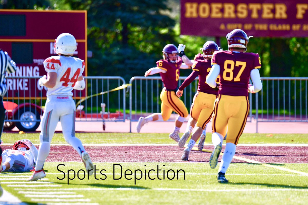 SDepiction's tweet photo. .@LoyolaAcademy πβ22, QBs, WRs, RBs had a Great Day, Thanks to an Awesome OL! 42-14 W Over Benet. LA π β22 is 6-0 for the Season. #NextRollingMeadows kickoff 9:00 Sat. @dannycollins24 @NimesheimQuinn @phay2326 Photos posted. #FutureLAVarsity https://t.co/tDYYuoHS6n