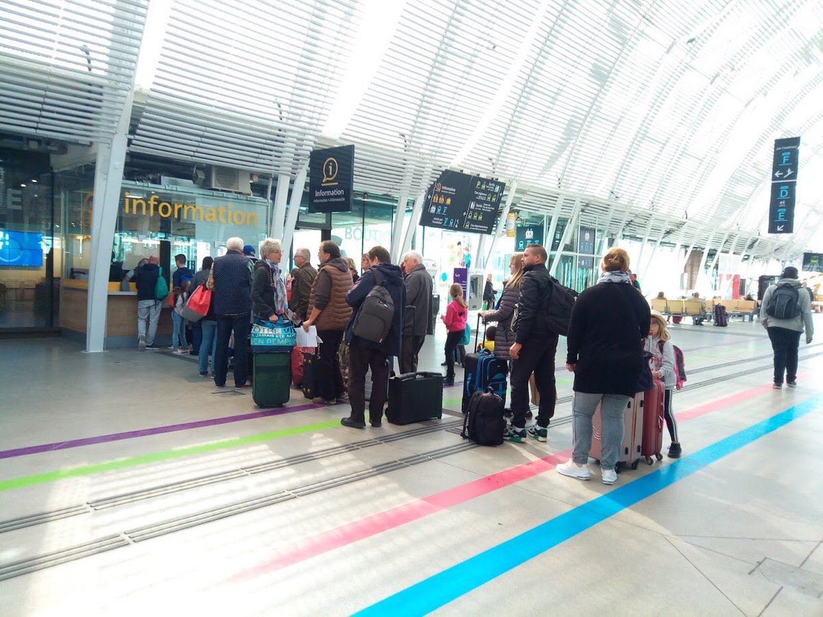 ⏰⏰ La @CFDTCHEMOCC mesurait les temps d’attente aux guichets aujourd’hui en Gare de Montpellier Saint-Roch.
Les temps mesurés sont au dessus de ce que la direction annonce! 
Certains usagers ont du attendre 1h09 pour avoir un billet! 
#ChronoGare2 #CFDTCheminots #Pas30minMax