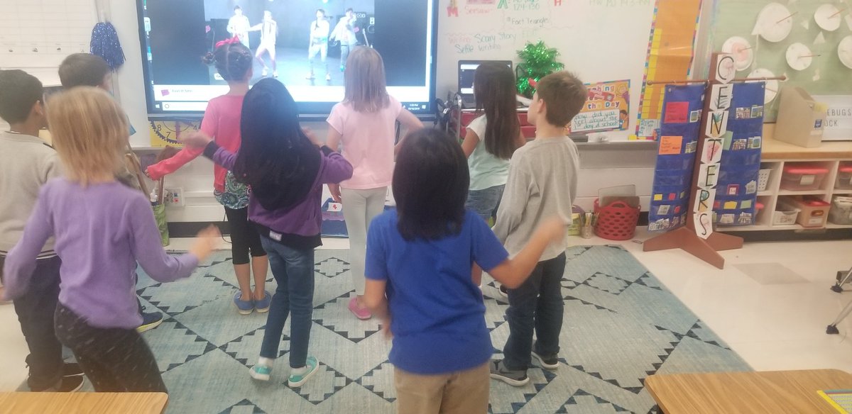 CFESMsLove's tweet photo. Indoor recess day! @cfescolts #coltspride #weloverecess #2ndgrade #puzzles #dominoes #dancing #readingtoo https://t.co/fDrk4GG8rb