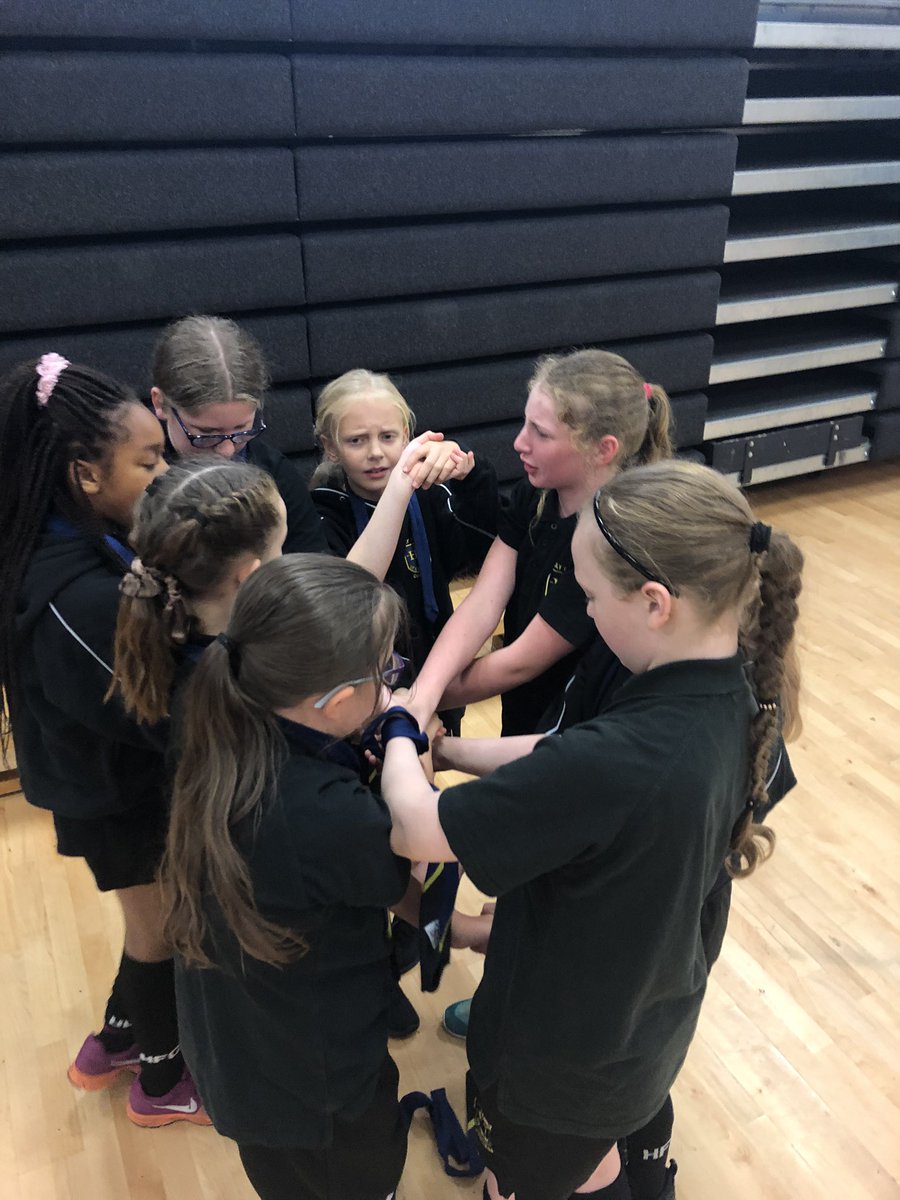 HolyFamily_PE's tweet photo. We had a fab lesson with yr7 girls today. We worked on leadership and teamwork! The girls were amazing and demonstrated some excellent qualities!! MrA!! #leadership #trustfalls #humanknots #teamyr7 (1/2) https://t.co/x7aAMVWt7f
