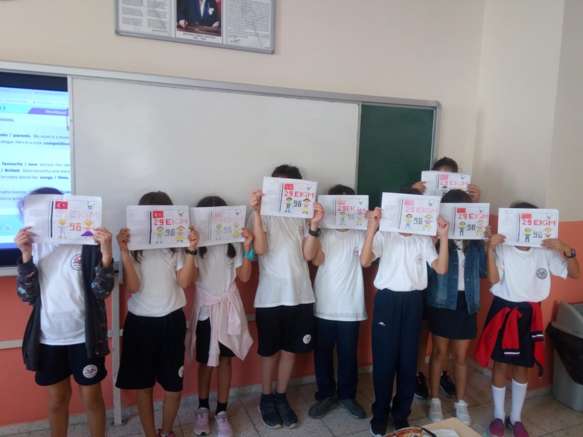 On the way to Stem-2 isimli etwinning projemiz kapsamında, 5-A sınıfı öğrencilerimiz İngilizce öğretmenimiz Mehmet Onay rehberliğinde AB Kod haftasında kodlama etkinliği yapmışlardır. @erhan_acan <a href="/tretwinning/">eTwinning Türkiye</a> <a href="/izmireba/">İzmir EBA</a> @izmir_etwinning <a href="/CodeWeekEU/">EU Code Week</a>