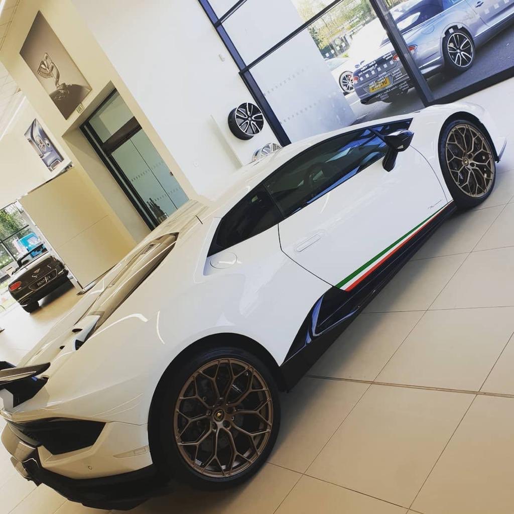 AffinityAF's tweet photo. Deals completed! A cracking trio of high performance cars in 3 days ๐ Lamborghini Huracan Performante, Range Rover SVR & Mercedes C63 S Coupe ๐๐ป Over ยฃ320K of funding completed on the most competitive rates & in super fast timescales ๐จ #affinityaf #assetfinance #theexperts https://t.co/rC6JdVsNUc