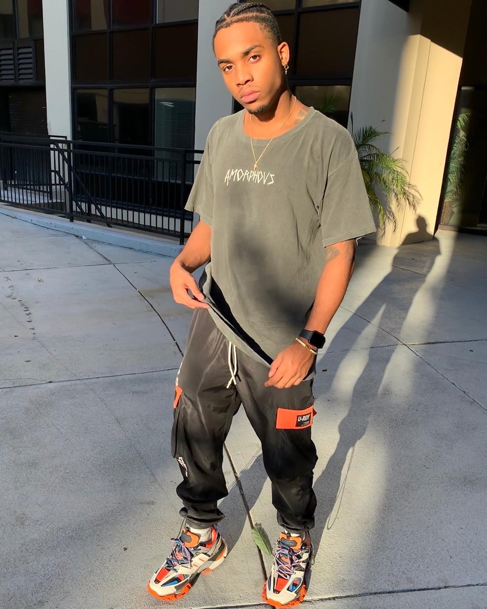 leezuss's tweet photo. Idk how I do it🥵 https://t.co/S2w5VhAI3m
