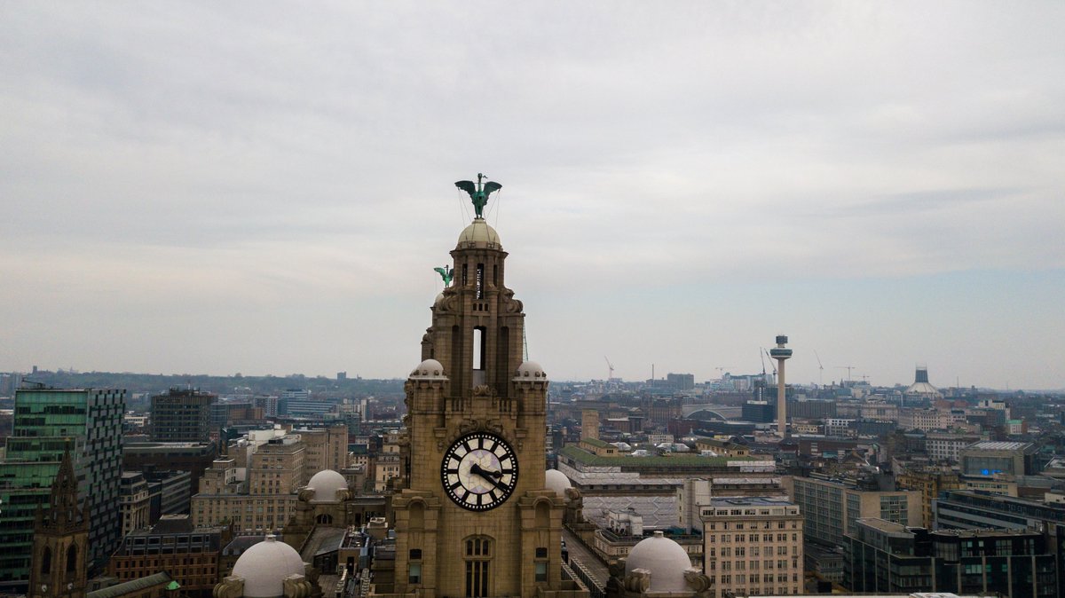 Kurt__roberts's tweet photo. The liver building and liverpool docks #liverpool #liverpooldocks #liverbuilding #merseyside #bbcnorthwest #explorelpool #scousescene https://t.co/NtZibrY466