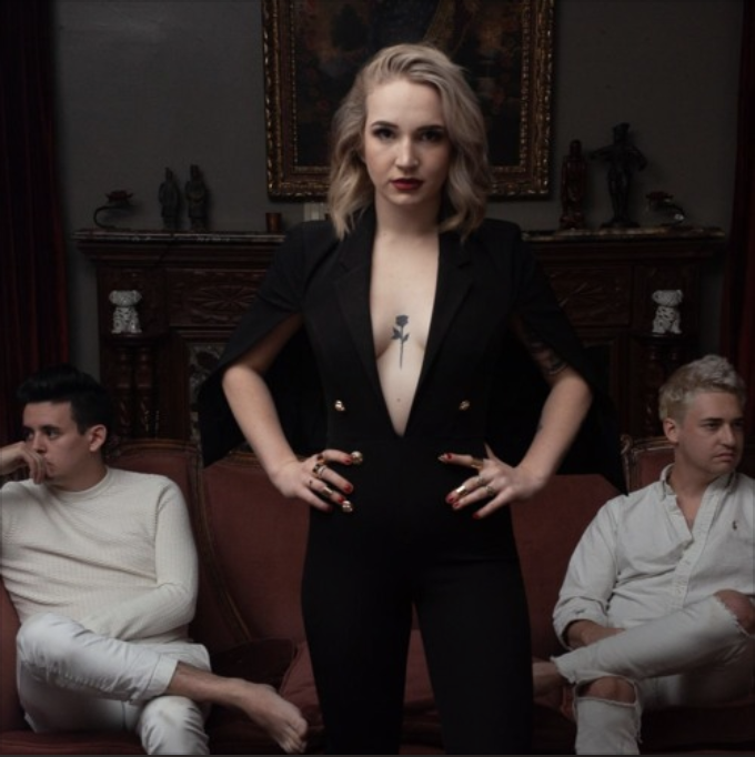 HollywoodMusicAwards tweet media