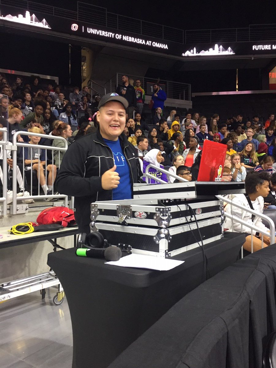 OPS_Morton's tweet image. Today our 8th graders got to go to @BaxterArena for the OPS &amp;amp; @UNOmaha for #ExplorationDay.  @OPS_LoganSupt  was there to welcome all 8th graders!