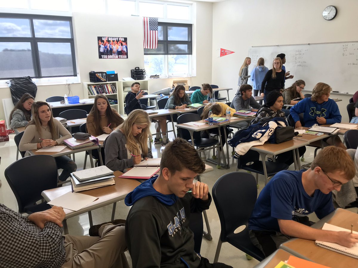 PSwithAmy's tweet photo. Our first-ever #CalculusBC class! Dang they are hard workers...checkout @scottietodd8 leading the charge! 🐐#MaximizingPotential https://t.co/9gYqxAJO7b