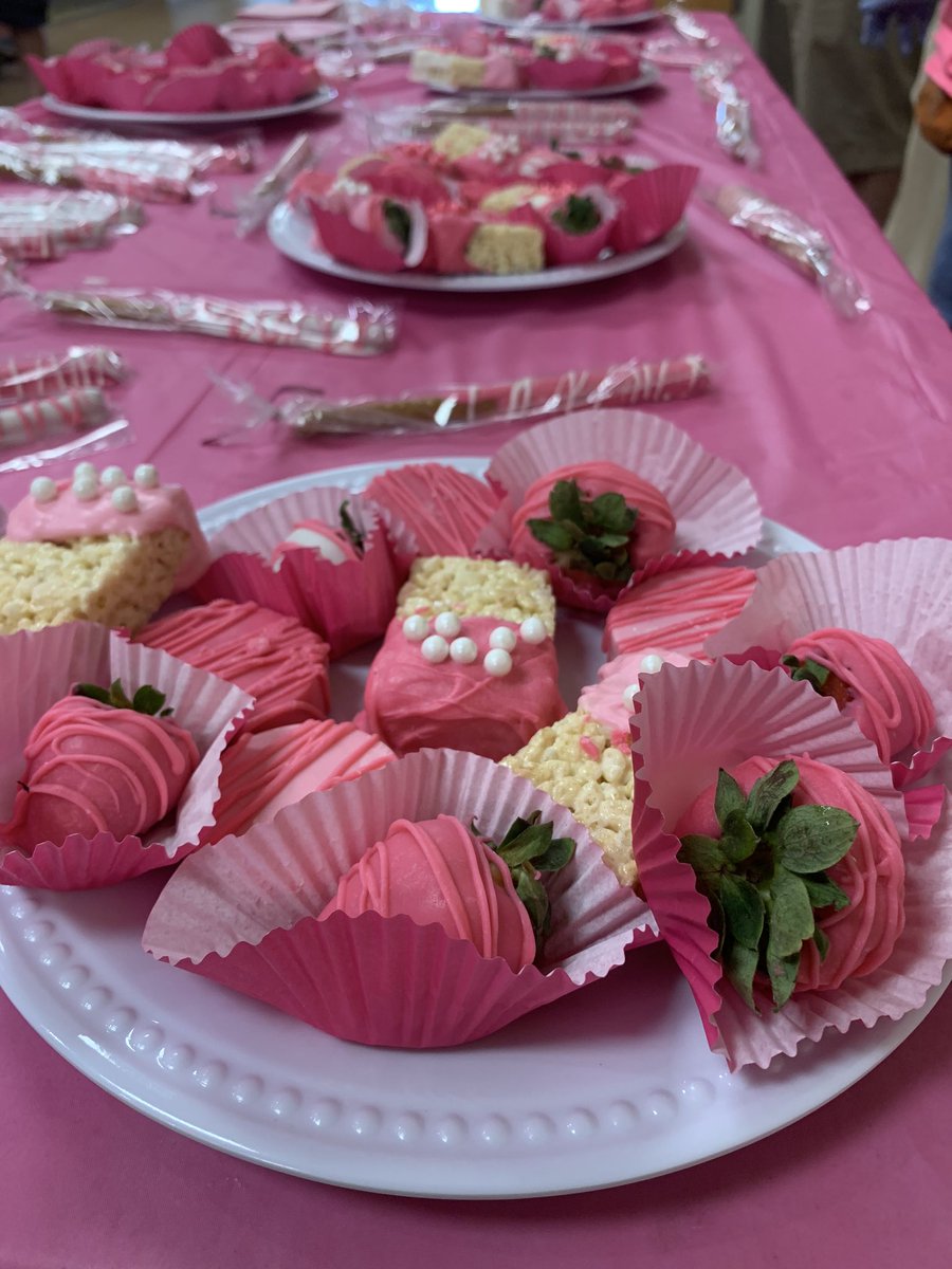 Look what our awesome associates did for Breast Cancer awareness!  They’re giving them out to associates on break! @HomeDepot5085 @PaulBTHD