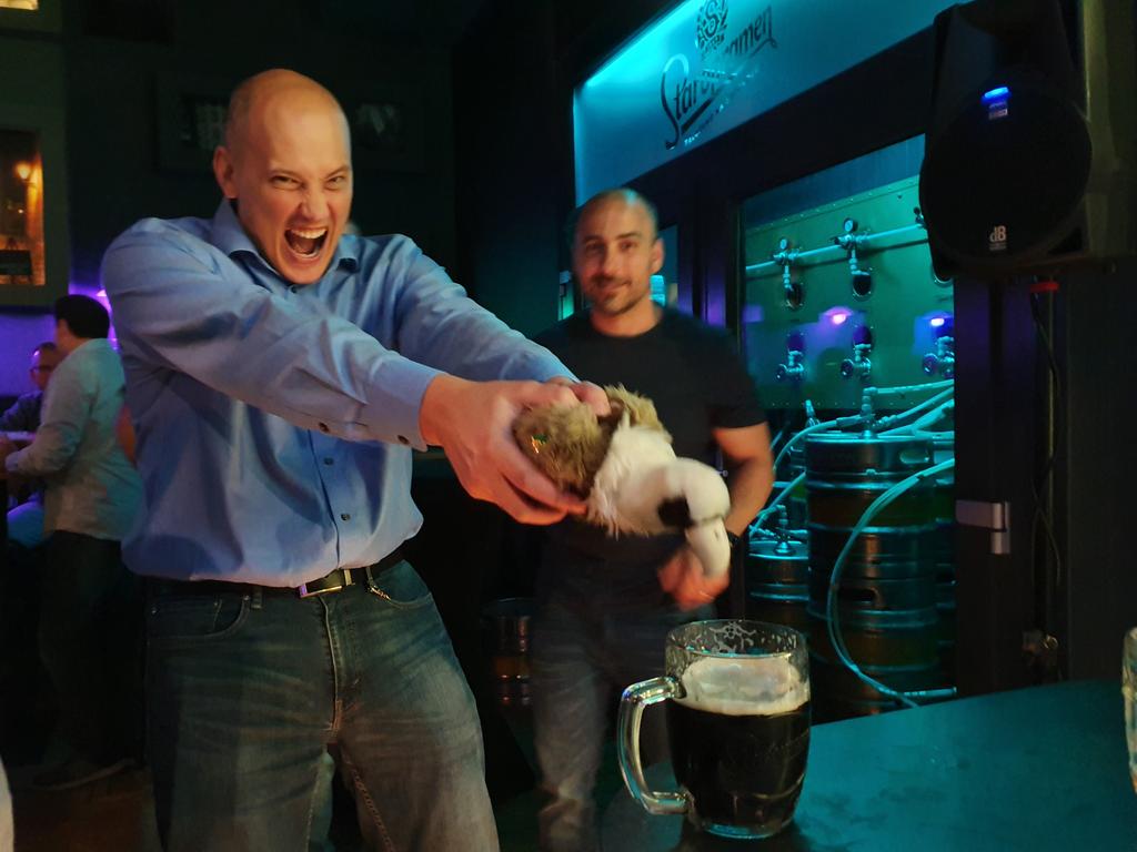 .<a href="/vannyvanguard/">VannyVanguard</a> asking <a href="/gostev/">Anton Gostev</a> to get the party started  #VeeamVanguard #VanguardSummit #veeam