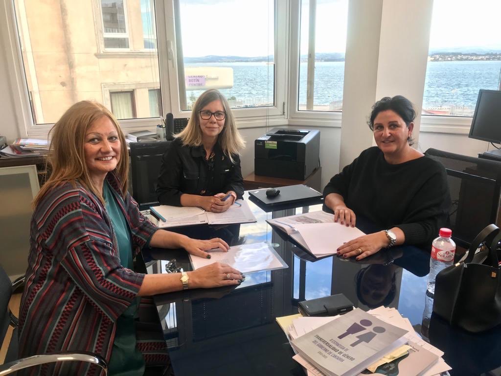 CDMonteFem's tweet photo. Esta tarde hemos presentado el proyecto del club a @ConsueloGFdez, Directora General de Igualdad y Mujer. Gracias por recibirnos y por el compromiso para dar visibilidad al fútbol femenino. @mujercantabria https://t.co/dsCXX3cMxl
