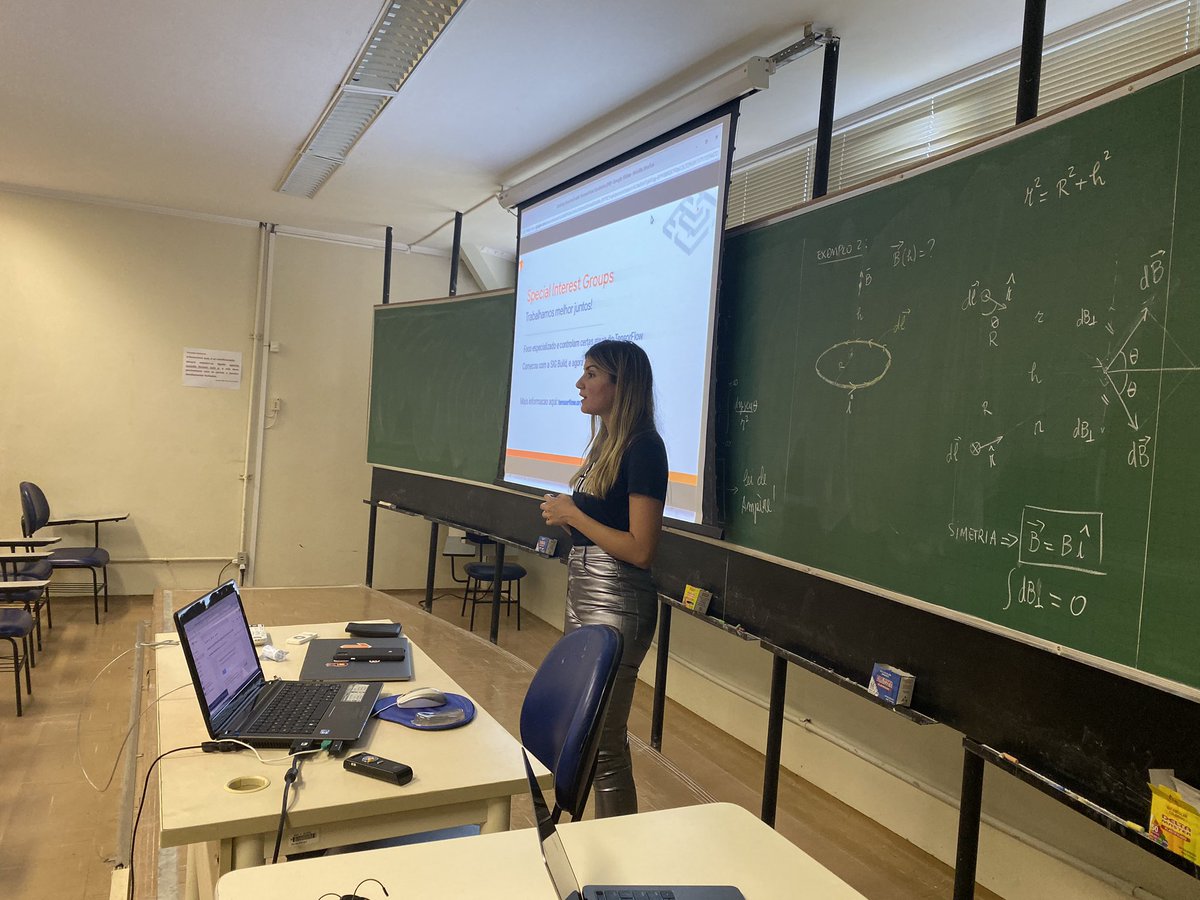 jocarrasqueira's tweet photo. Yesterday I had the privilege to speak to students & lecturers of #IME in Sรฃo Paulo about @TensorFlow community and @googledevs The school is translating TF guides to PT and developing a new course with #TF Itโs so imp to connect w #localcommunities! #tensorflowroadshow https://t.co/fidhg9f1L8