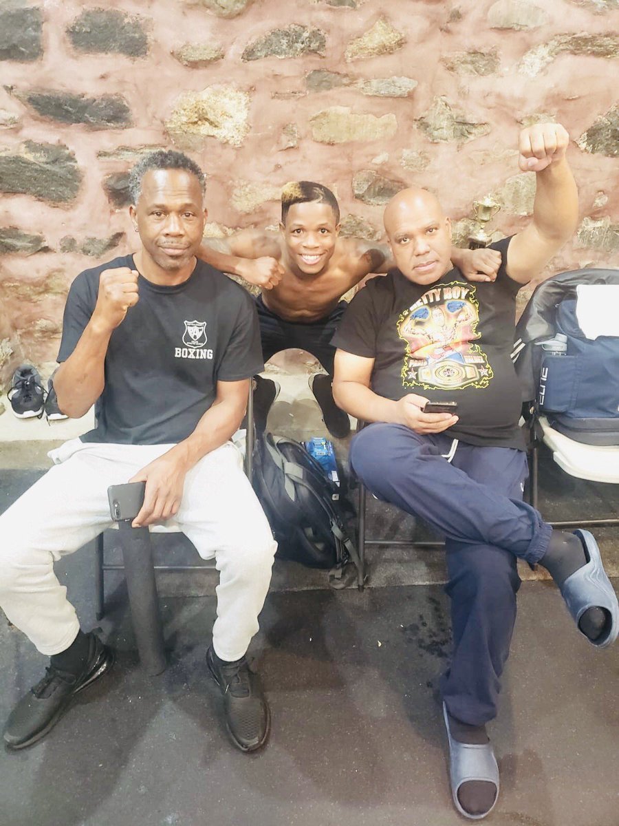 DukeMicahBFT's tweet photo. Great to be back in the States and in the gym with trainers Andre Rozier and Terrance Simpson, fight news coming soon😜🇬🇭👊🏿⁦@Streetwisemgt⁩ https://t.co/HCxnpBRjbF