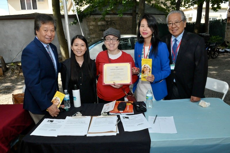 HCS_Homecrest's tweet photo. Thank you @OHELFamily #CenterLight_Health_System #AbacusBank for coming to our annual senior health fair!
Thank you for making our event so successful!
#Healthfair #seniors #tabling #HealthyLiving https://t.co/IokLHSajvj