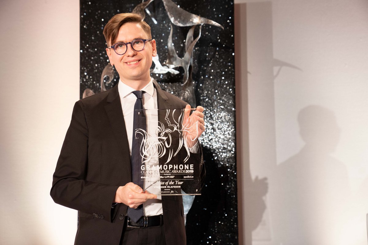 Gramophone (@gramophonemag) on Twitter photo Our Artist of the Year Víkingur Ólafsson collects his award #GramoAwards <a href="/DGclassics/">Deutsche Grammophon (DG)</a> <a href="/ClassicFM/">Classic FM</a> Our Artist of the Year Víkingur Ólafsson collects his award #GramoAwards <a href="/DGclassics/">Deutsche Grammophon (DG)</a> <a href="/ClassicFM/">Classic FM</a>