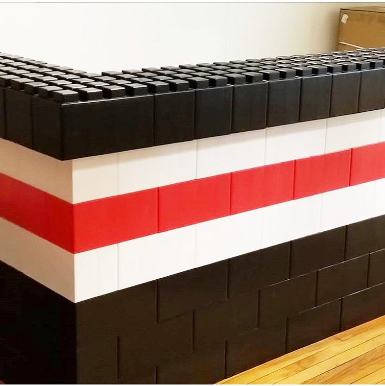 EverBlock's tweet photo. #Design portable & #reusable beverage #bars, counters, displays & standing tables using #EverBlock's jumbo building #blocks. This beautiful center bar was installed at an #ItalianMarket!
#italianstore #portablebar #modularbar #uniquebar #eventbar #eventdesign #italianfood https://t.co/XQVXoK2EUr