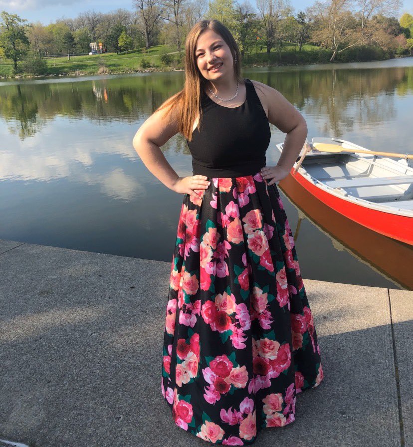 Dance_Griffs's tweet image. It’s Wednesday! ⭐️ Today we will be  introducing our freshman Biochemistry major, Zoe. She loves the fact that she has been given the opportunity to dance with such a positive group of girls. We look forward to see everything she accomplishes this season! 💛💙