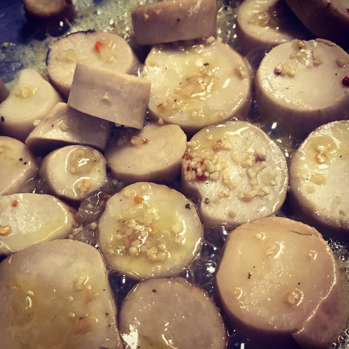 Catch us today at the Denver Vegan Food Truck Rally at @lfx_filmworks from 5-9pm and try our Royal Trumpet Mushroom Scallop Dish!👑🍄Featuring @hazeldellmushrooms 🚂#thevegetableexpress #vegan #plantbased #thrivingonplants #vegetarian #glutenfreeoptions #yum #therealchefbabycakes