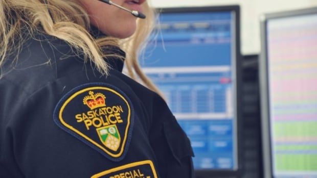 SKMforensics's tweet photo. Scam callers are now impersonating police officers and threatening to arrest you! If you receive a call like this, here's what to look out for and what to do: https://t.co/5siL5wD6Yx via @CBCNews #phonescam #financialcrime https://t.co/75nHBHZrN8