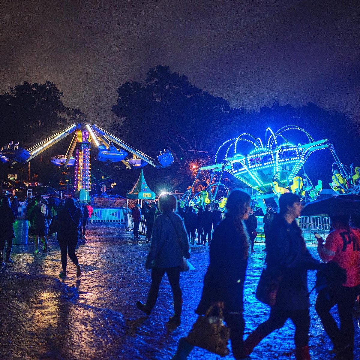 shsucailife's tweet photo. SAM JAM CARNIVAL is tonight!
🔸Holleman Field
🔹7:00 P.M.-11:00 P.M.
🔸FREE FOOD
🔹FREE T-SHIRT
🔸FREE FUN
This event is open to the public so bring your friends & family! See you there! #shsu #samjamcarnival #shsuhomecoming #sammystock https://t.co/NxxhwtNZzi