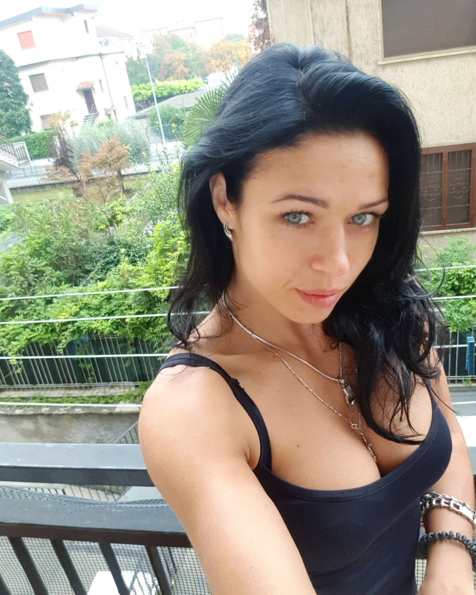 LenaUniongym's tweet photo. Як Ви там?)) Що нового?😉🤔
How are you guys?)) Anything new? 😊🤗
#lenaovchynnikova #ovchynnikova #lviv #ukraine #kickboxing #mma #muaythai #model #venumteam #bellator #venum #hotgirls #motivation #sport #fitness #fitnessmodel #wmma #Львів #україна #кікбоксинг #модель #мма https://t.co/MDdB9eQCLu