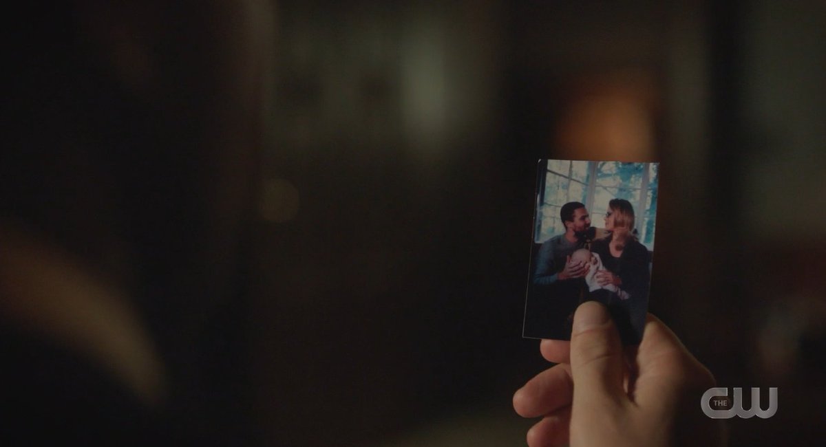 itakha2015's tweet photo. It doesn't get any less emotional rewatching it! #ArrowFinalSeason #ArrowPremiere https://t.co/FlmtLPbFhw
