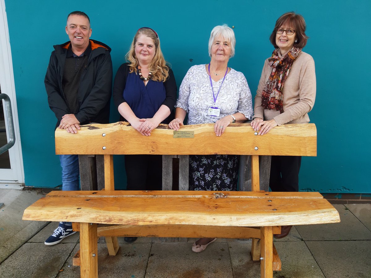 poole_ste's tweet photo. True partnership work, from idea, to funding, design, development, and building of the bench for users and local #community #woodside #TelfordWoods #SmallWoods #funding https://t.co/UDhqDXWl2j