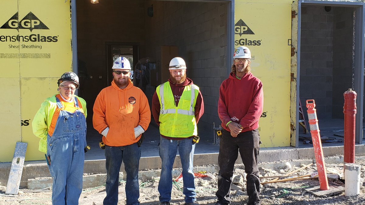 SexsonMechanic1's tweet image. SMC - construction of the first building at Indy&apos;s 16 Tech project continues as scheduled.  Our crew is busy installing domestic water, vent, sprinkler lines and more.  #16tech #SMC16tec