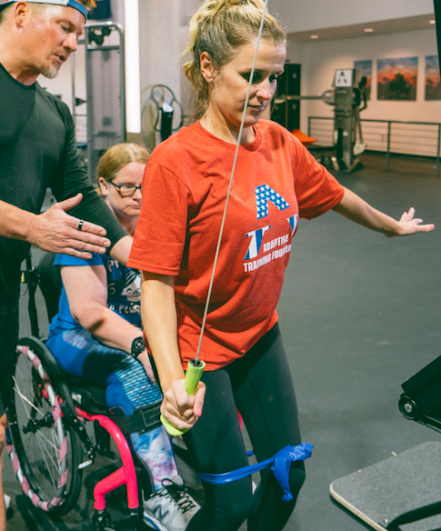 ATF_Tribe's tweet photo. Standing on a pad, band around the knees, one arm working at a time and no way you would think Lisa had a stroke not long ago. 

#ATF17Lisa #ATF17 #ATFtribe #defyimpossible #StopComplainingStartAdapting #adaptiveathlete #womencrushwednesday https://t.co/WvyZ5IB8Fz