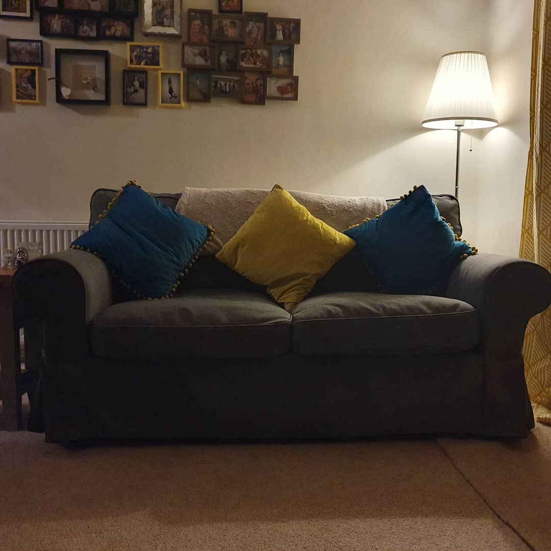 rochelletatt's tweet photo. Another room we recently #simplifed &amp; 1 of my favourite rooms in the house. If you're looking to #simplfy or #declutter this post will help you figure out how to start. https://t.co/lxUj2Z8XTc #minimalism #WednesdayMotivation #minimalistliving #simpleliving #simplicity https://t.co/KuFInDPx4f