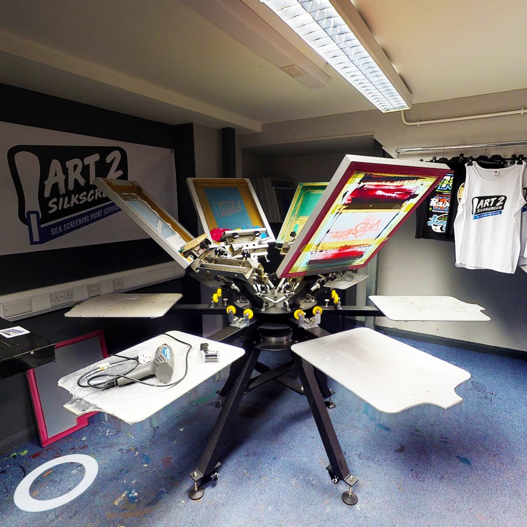 Art2silkscreen's tweet photo. Take a look at our print room at Art2Silkscreen. Visit the link below! #silkscreen #screenprinting #illustrations #printdesign #tshirt 

https://t.co/4ctcgTTcLp https://t.co/uCIsUMoNxp