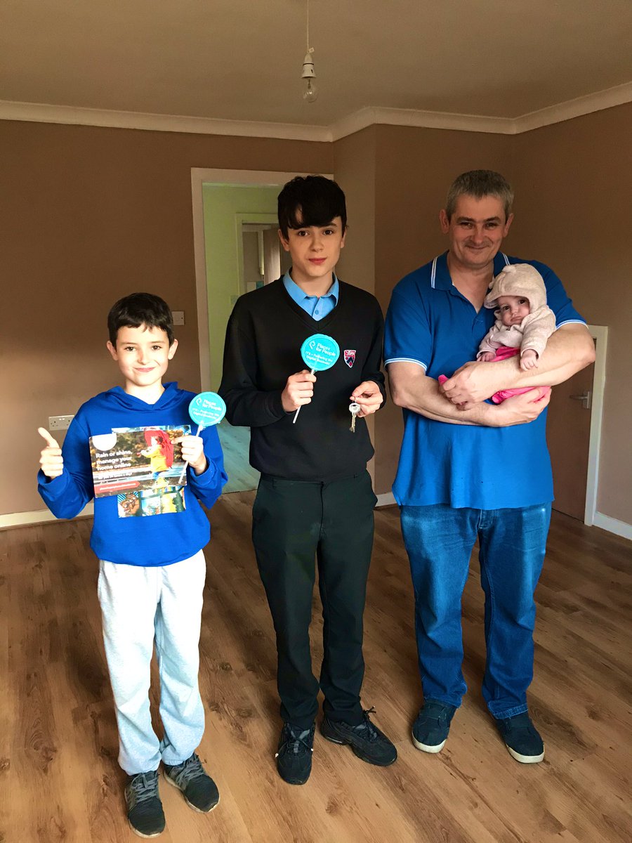 The family signed for their new home in Lancaster this afternoon and are thrilled with all the space.  The boys gave their seal of approval too.  #pfpspirit #PeopleFirst #CSHero #GetOnlineWeek #GoDigital #happyhome 
@placesforpeople 👨‍👩‍👧‍👦🔑🏠