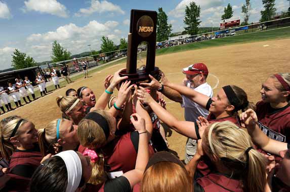 ELTSoftball2020's tweet photo. Beyond excited to announce that I have committed to the Indiana University of Pennsylvania to continue my athletic and academic career! Thank you to my family, friends, teammates and coaches who have supported me! #IUPSB #IUP24 https://t.co/XtItIJ36vm