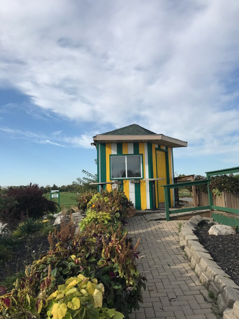 TheGolfOntario's tweet photo. Mr. Kelly’s first stop of the trip was at the beautiful @woodlandhills15 in Woodslee, ON. “From the bustling sound of the 401 from the first green to windmills as far as the eye can see, this course is one of the more intriguing environments I’ve seen.” - @mkellygolf #MikeWatch https://t.co/YAk8zFY7Ry
