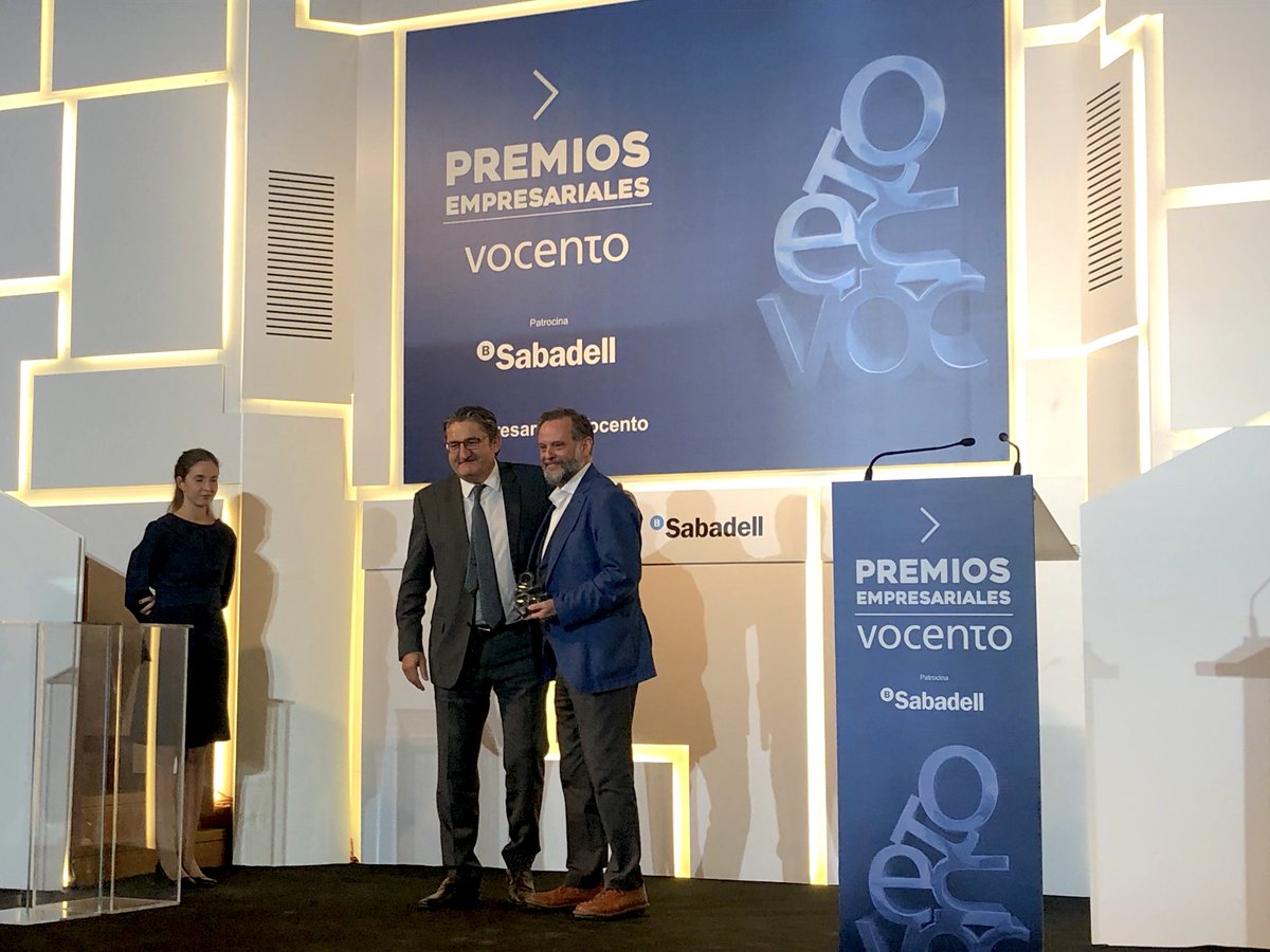 Iberia's tweet photo. Nuestro proyecto  #Talentoabordo, premiado por @Vocento https://t.co/ak02wBFJbx