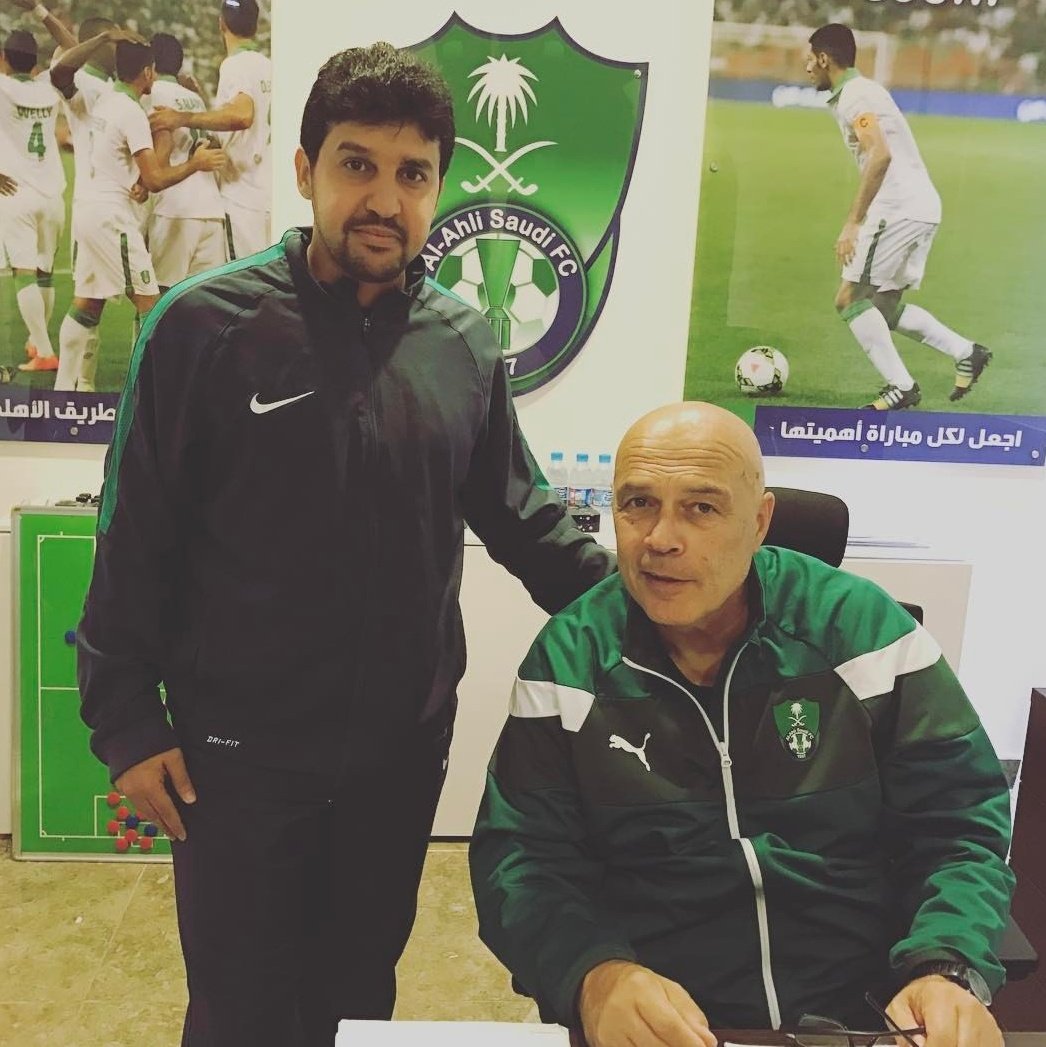 من يتمناه مساعدا للاصلع جروس يعطينا احلى ريتويت 💚
<a href="/skills_sa/">الرمز خالد بن عبدالله حفظه الله</a>