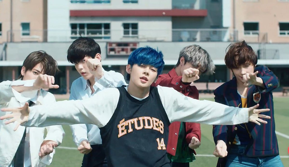 TD_bobby20txt's tweet photo. 💓R U N A W A Y🧐

@TXT_members @TXT_bighit #TXT_MAGIC #RunAway #9와4분의3승강장에서너를기다려 #TOMORROW_X_TOGETHER #HUENINGKAI #TXT #RunAwayTeaser https://t.co/qSyQ2gNL1S