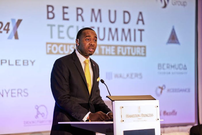 BdaGovernment's tweet image. @BermudaPremier announced that Bermuda has committed to accept, for payment of government taxes, fees and services, 1:1 US dollar backed digital currencies that get licensed by the @BermudaMonetary. @vencurrency @fintechbermuda
 #BermudaTechWeek #BTW19 #BermudaTechSummit